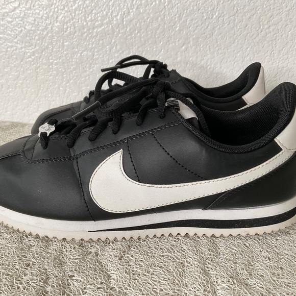 Nike Cortez 904764-001 black and white unisex Size 6 youth - Picture 5 of 10